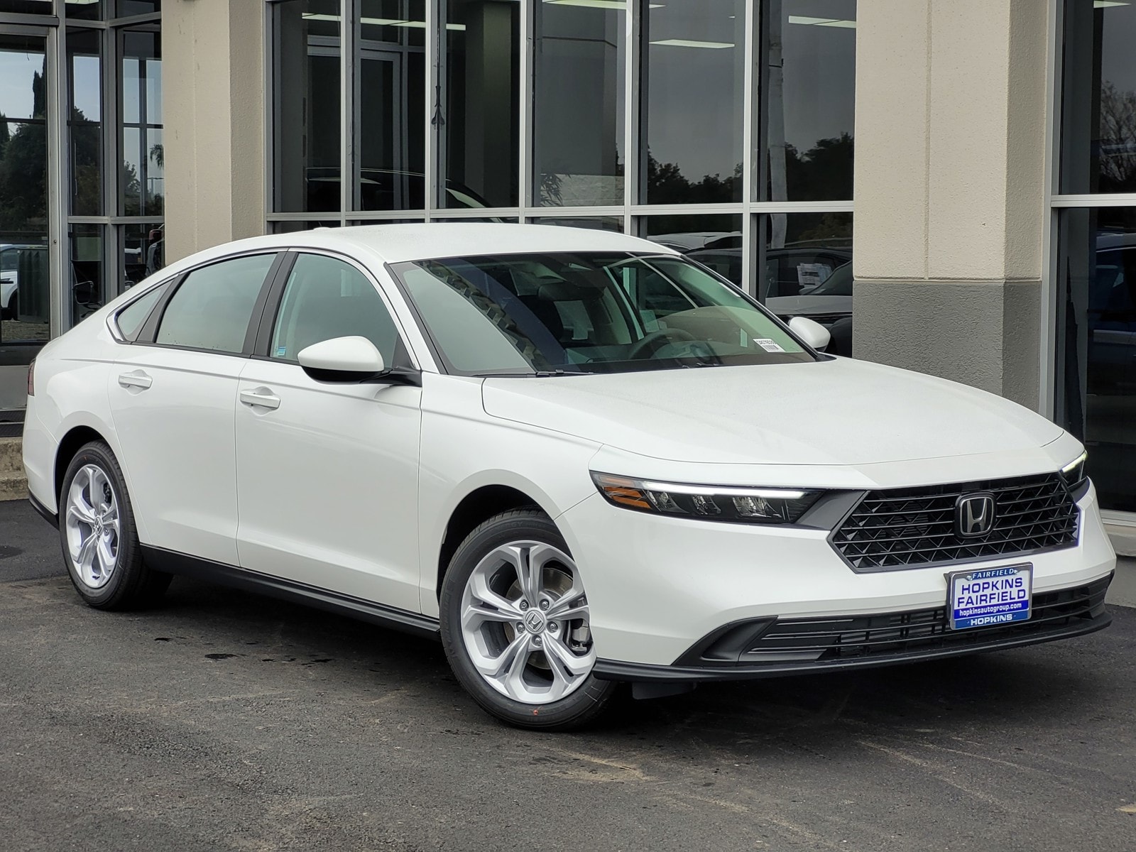 2025 Honda Accord LX's photo