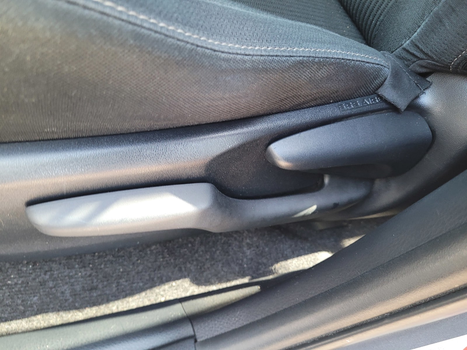 2013 Toyota RAV4 XLE - Photo 11