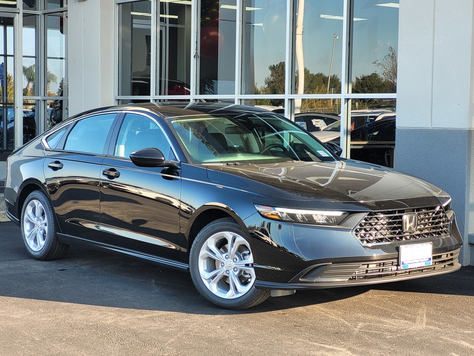 2025 Honda Accord LX's photo