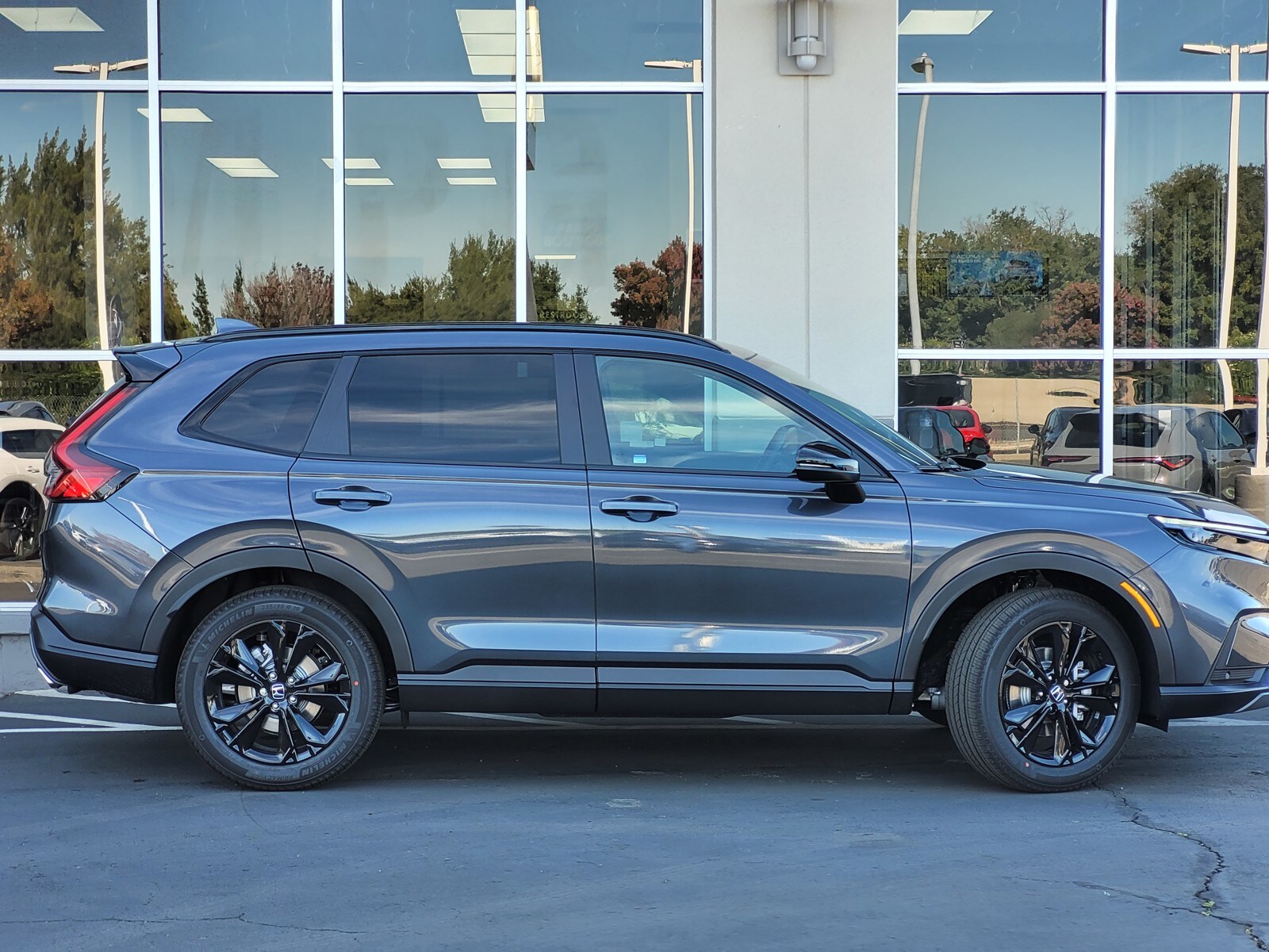 2026 Honda CR-V Hybrid Sport Touring photo 4