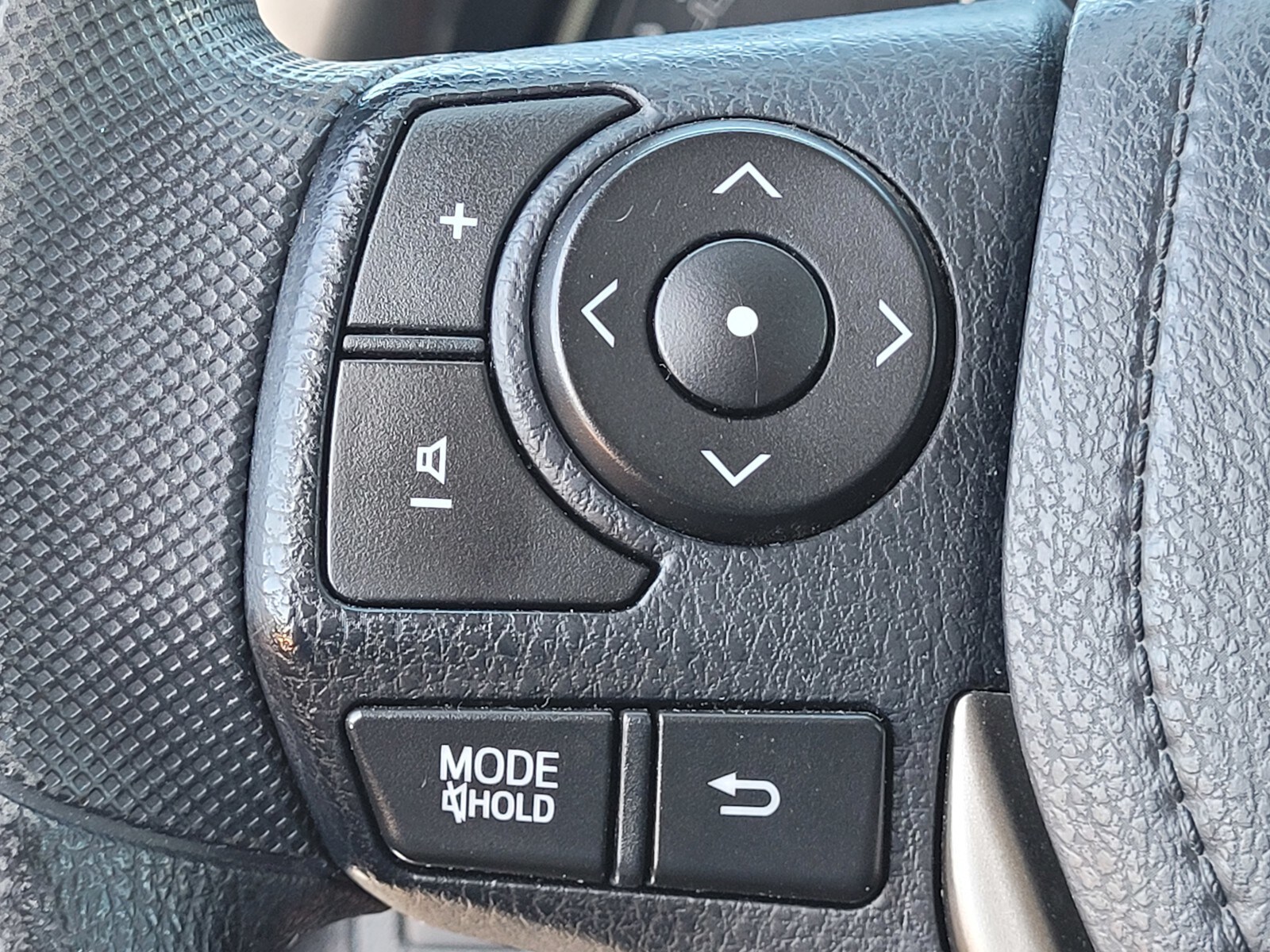 2013 Toyota RAV4 XLE - Photo 23