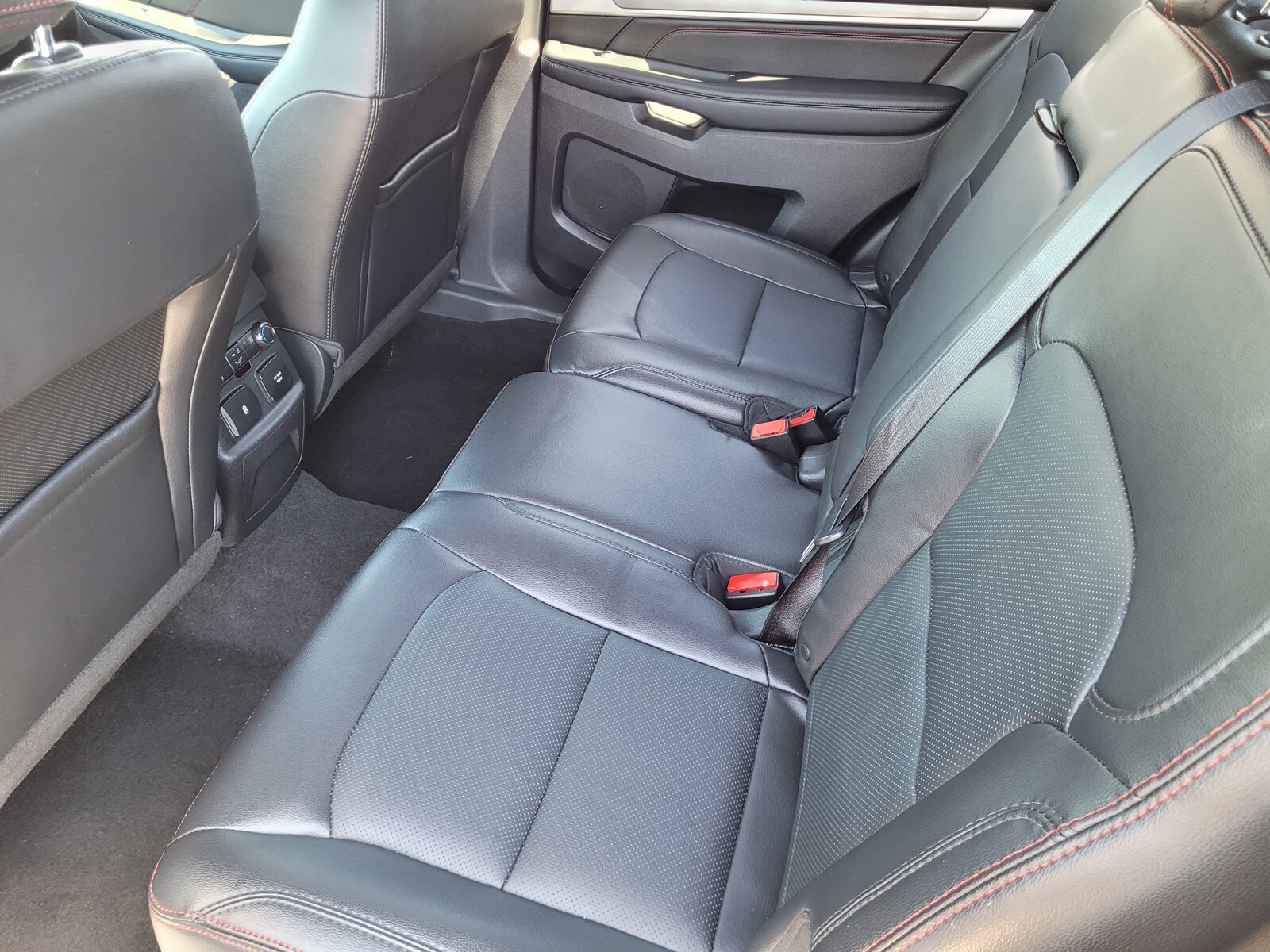2018 Ford Explorer Sport - Photo 8
