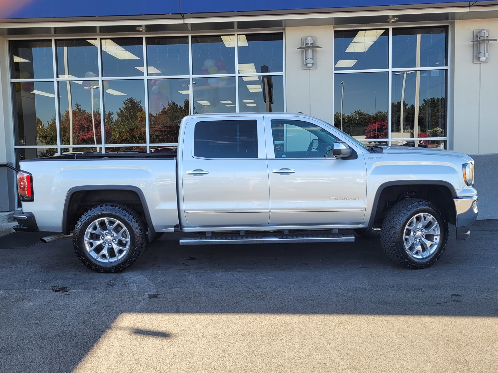 2018 GMC Sierra 1500 SLT - Photo 3
