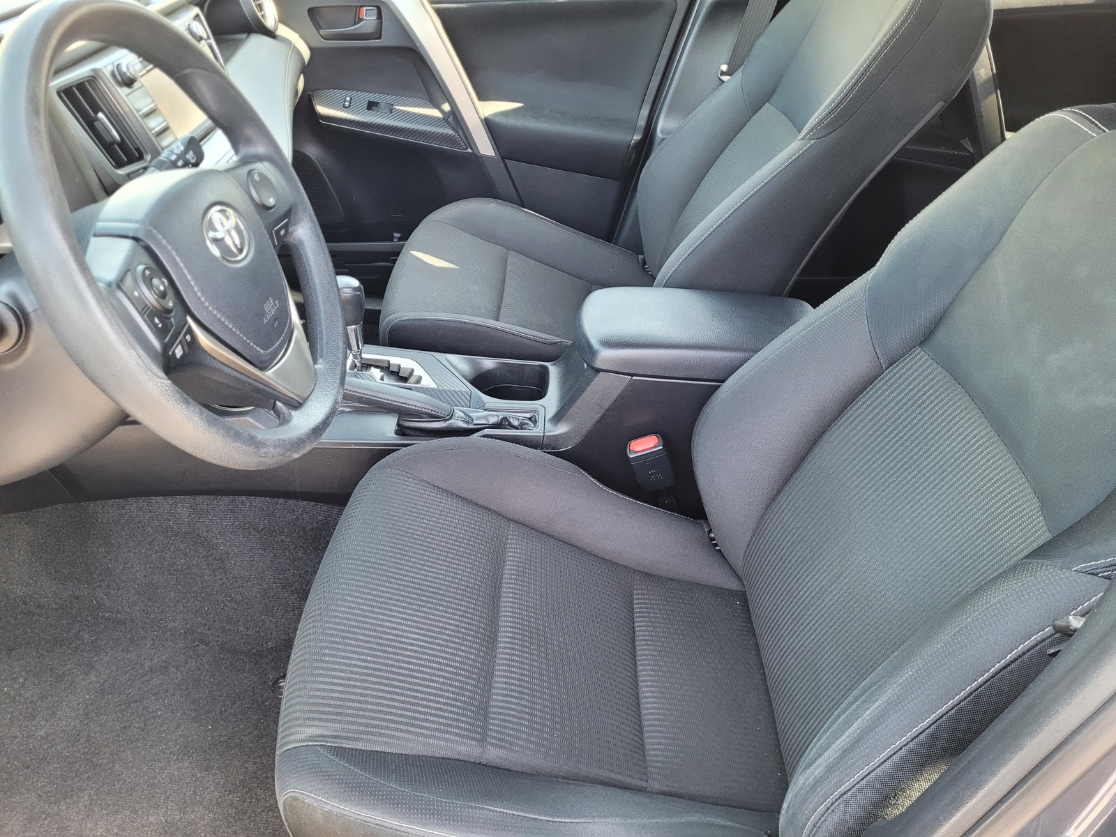 2013 Toyota RAV4 XLE - Photo 10