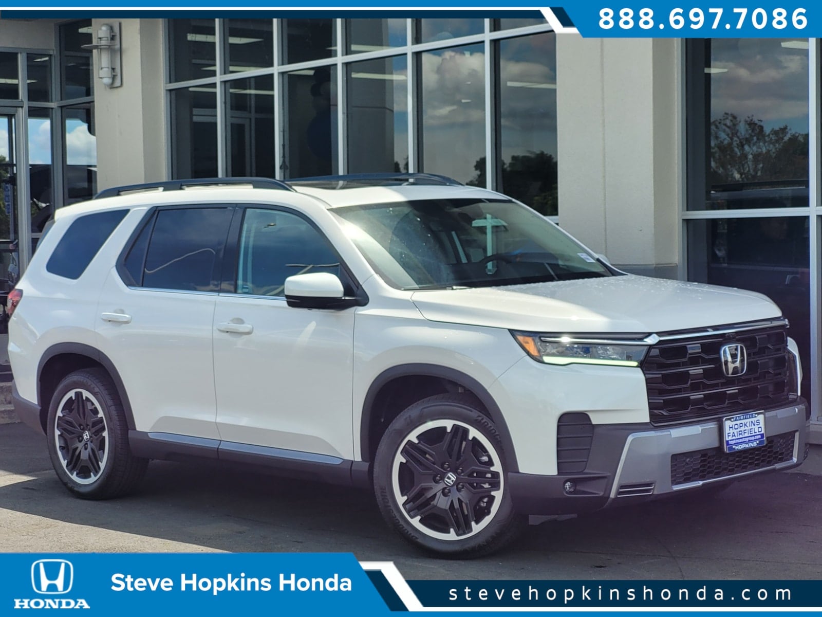 2026 Honda Pilot Touring AWD's photo