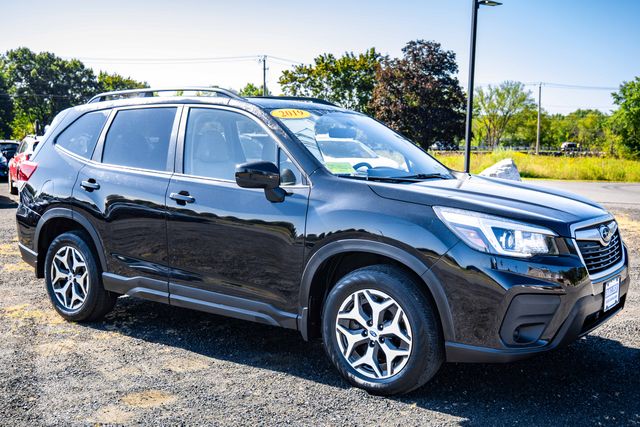 2019 Subaru Forester Premium photo 2