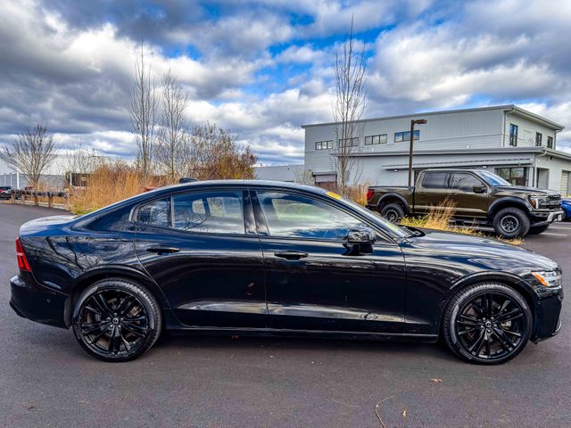 2023 Volvo S60 B5 AWD Plus Black Edition photo 3