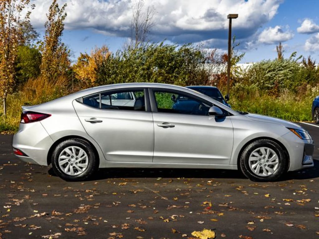 Used 2019 Hyundai Elantra SE Sedan