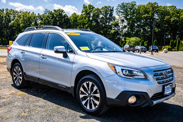 2017 Subaru Outback 2.5i Limited photo 3