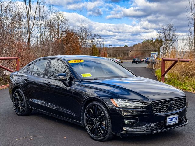 2023 Volvo S60 B5 AWD Plus Black Edition photo 2
