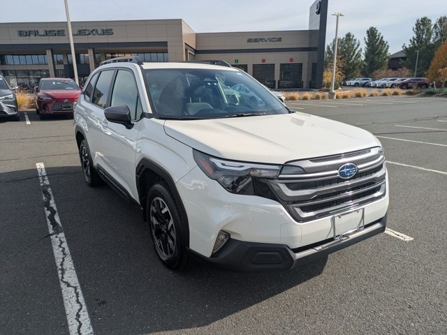 2025 Subaru Forester Premium's photo