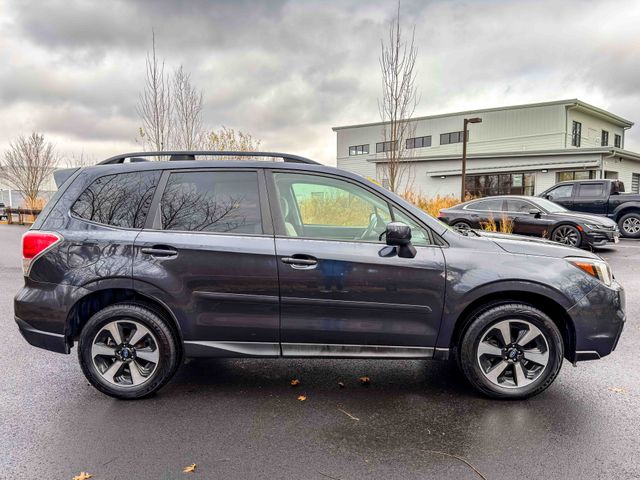 2018 Subaru Forester 2.5i Premium photo 4