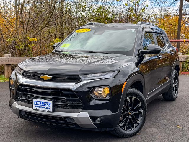 2021 Chevrolet Trailblazer LT photo 2