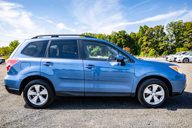 2016 Subaru Forester 2.5i Premium photo 4