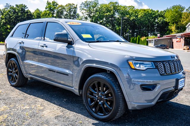 2020 Jeep Grand Cherokee Laredo Altitude photo 2