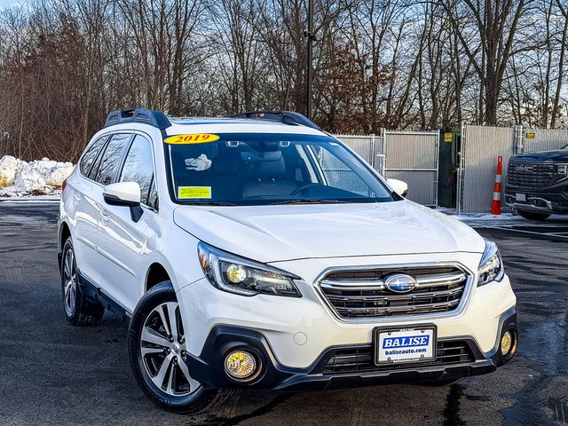 2019 Subaru Outback Limited's photo
