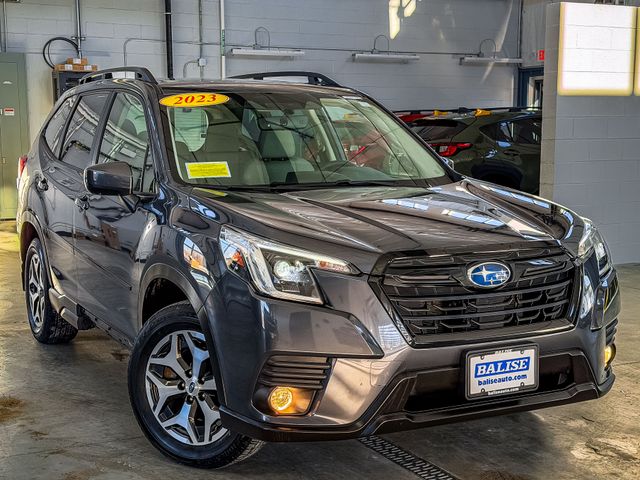 2023 Subaru Forester Premium's photo