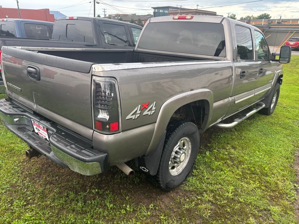 Used 2007 Chevrolet Silverado Classic 2500HD Work with VIN 1GCHK23U47F200975 for sale in Grinnell, IA