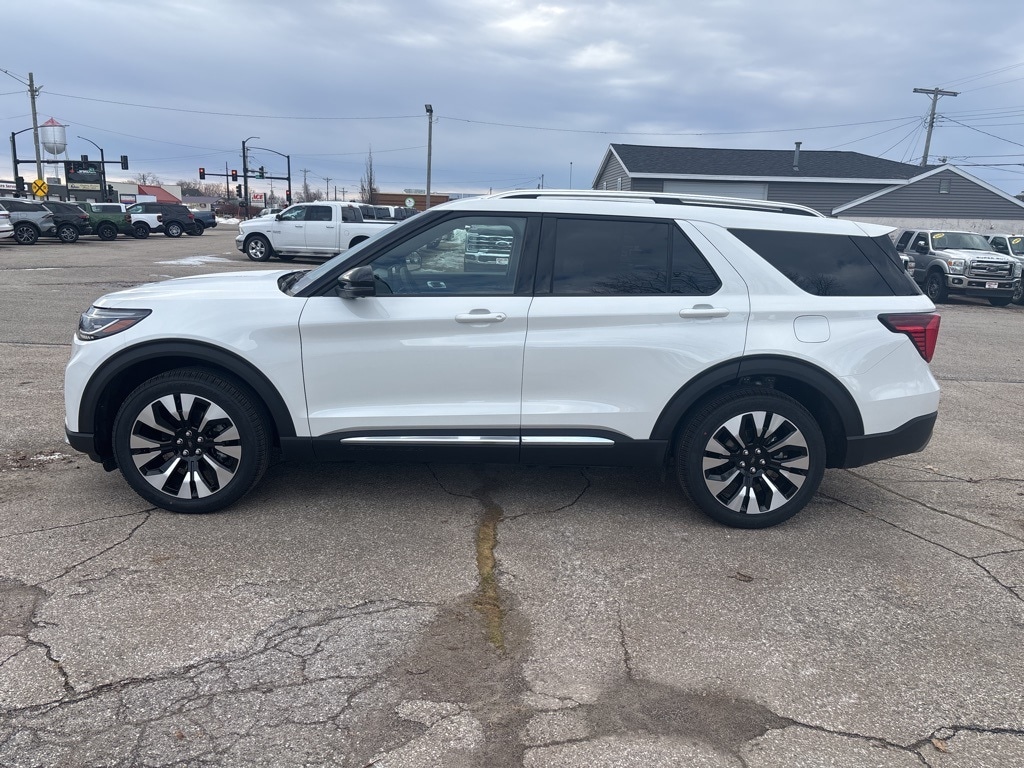 2026 Ford Explorer Platinum's photo