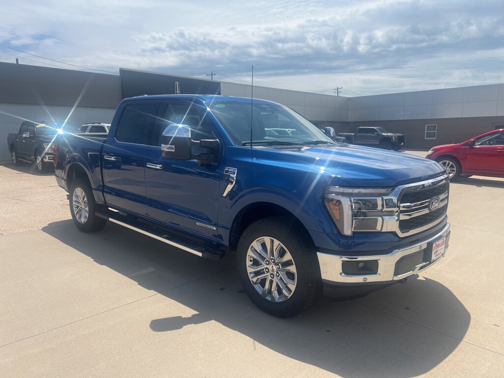 2025 Ford F-150 Lariat photo 3