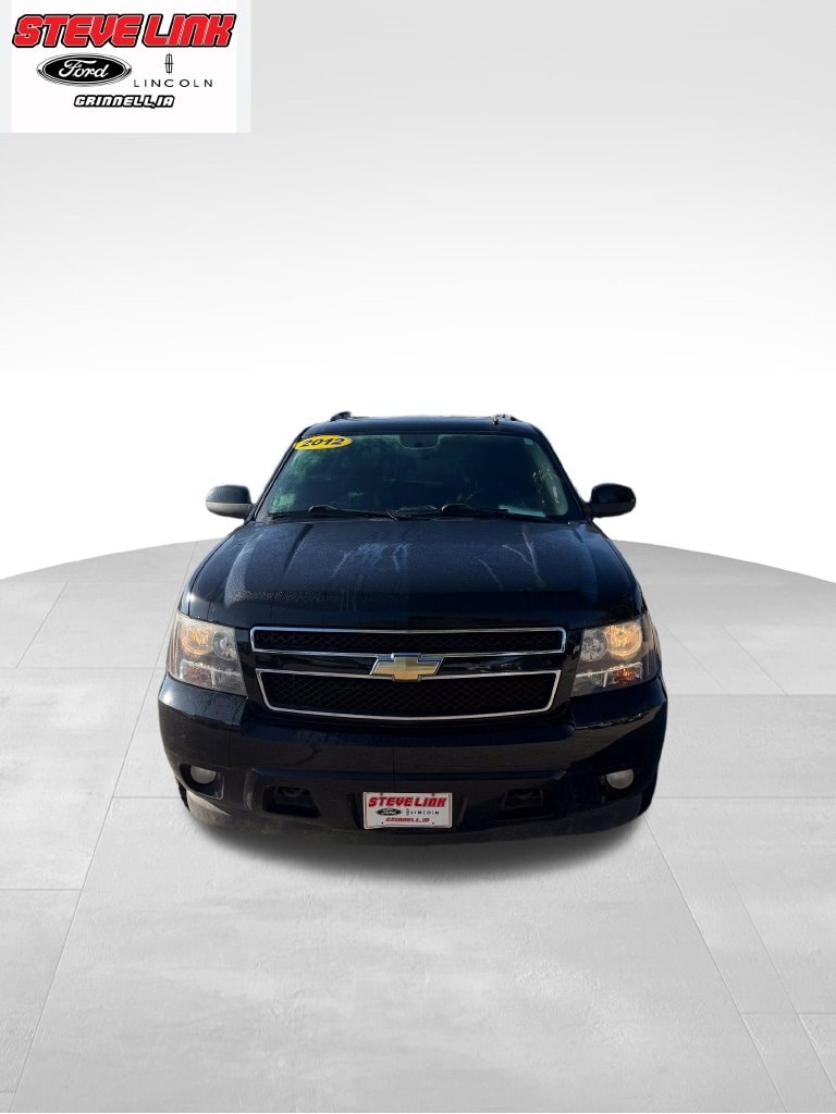 Used 2011 Chevrolet Tahoe LT with VIN 1GNSKBE0XBR384303 for sale in Grinnell, IA