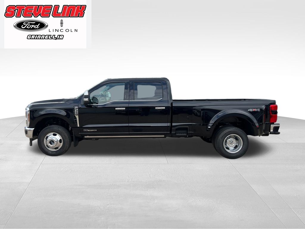 2026 Ford F-350 Lariat 4x4 Crew Cab 8' Box DRW's photo