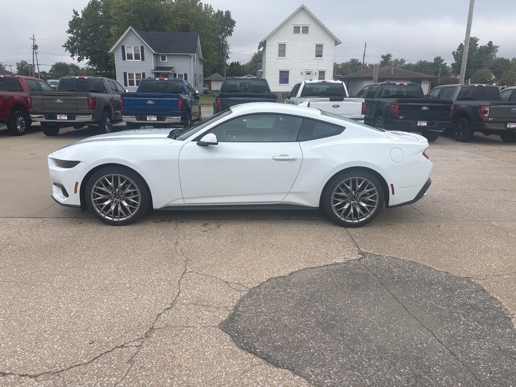 2025 Ford Mustang EcoBoost Premium's photo