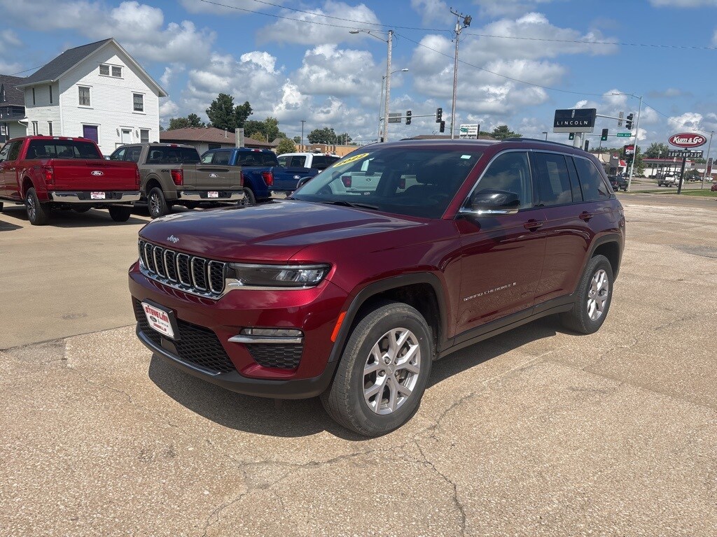 2022 Jeep Grand Cherokee Limited photo 2