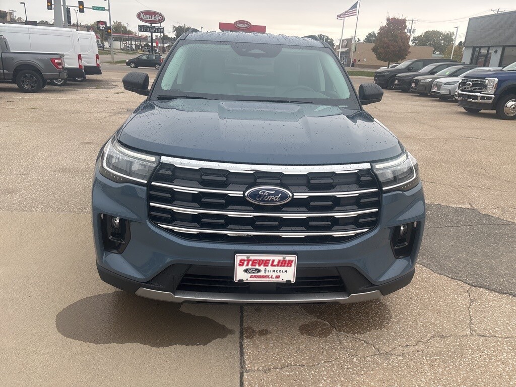 2026 Ford Explorer photo 2