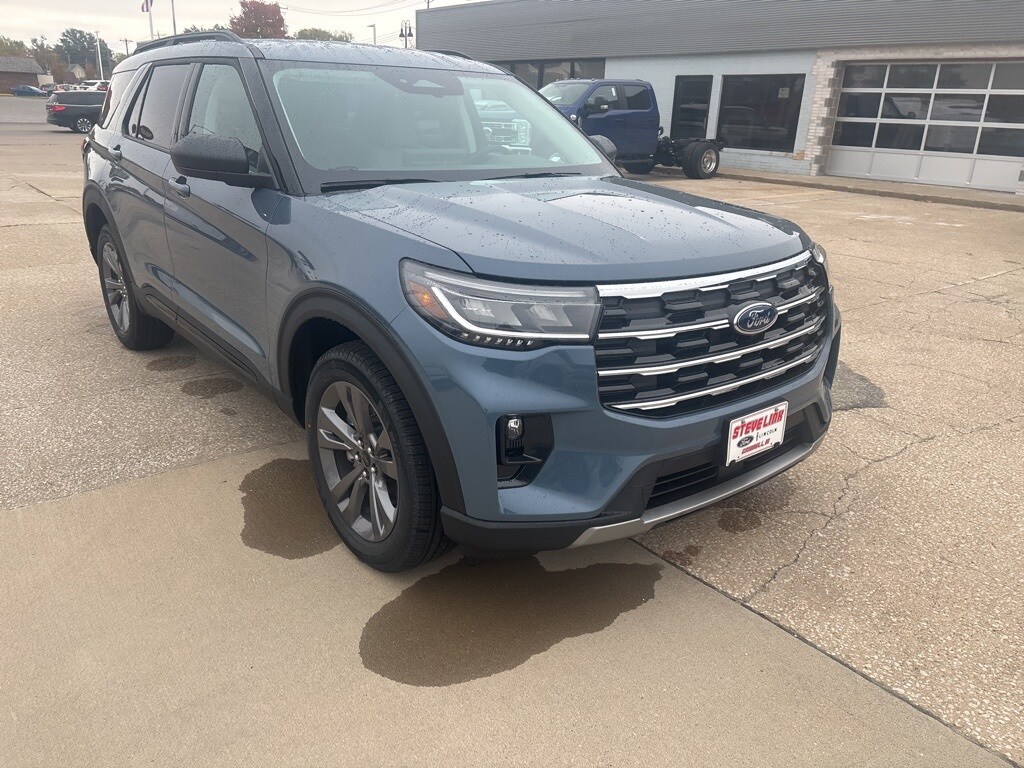 2026 Ford Explorer photo 3