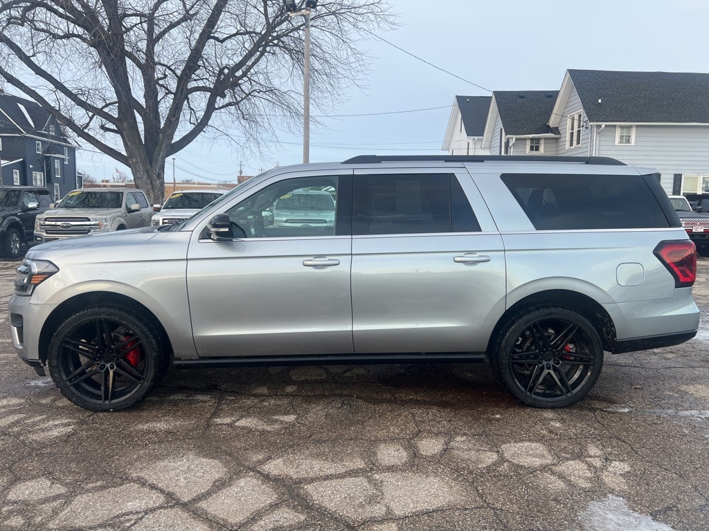 2022 Ford Expedition Limited's photo