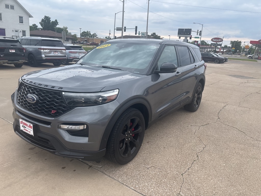 Used 2021 Ford Explorer ST with VIN 1FM5K8GC0MGA40523 for sale in Grinnell, IA