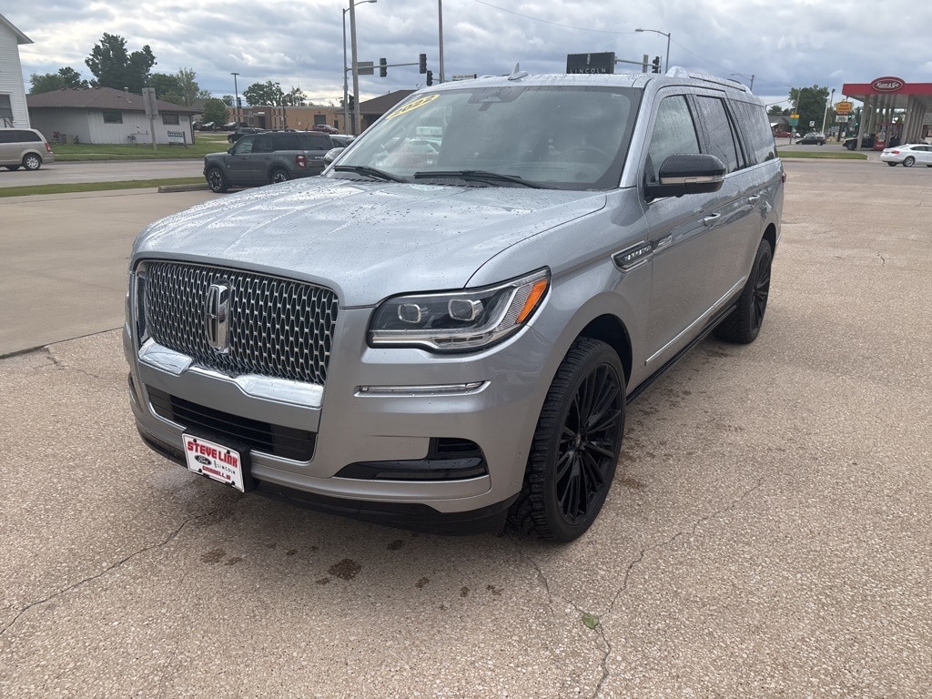 Used 2022 Lincoln Navigator Reserve L with VIN 5LMJJ3LT3NEL16522 for sale in Grinnell, IA