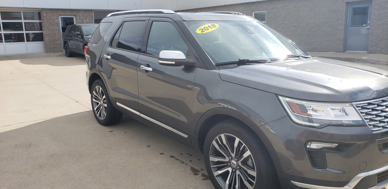 Used 2018 Ford Explorer Platinum with VIN 1FM5K8HTXJGC33174 for sale in Grinnell, IA