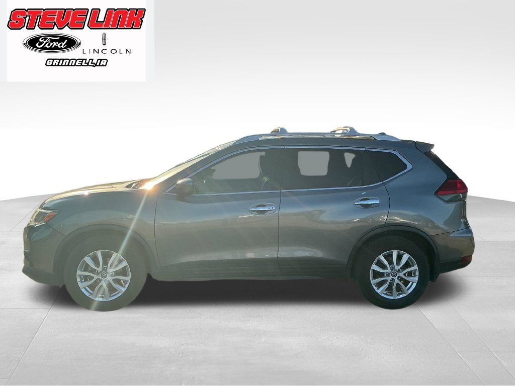 Used 2017 Nissan Rogue SV with VIN 5N1AT2MT1HC800565 for sale in Grinnell, IA