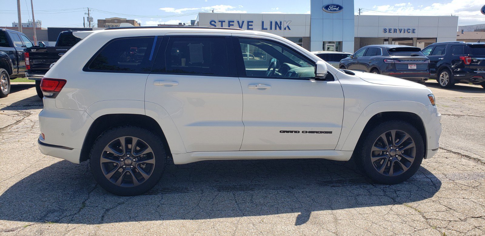 Used 2018 Jeep Grand Cherokee High Altitude with VIN 1C4RJFCT8JC177781 for sale in Grinnell, IA