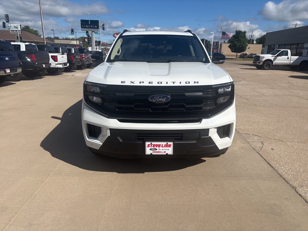 2025 Ford Expedition MAX photo 3