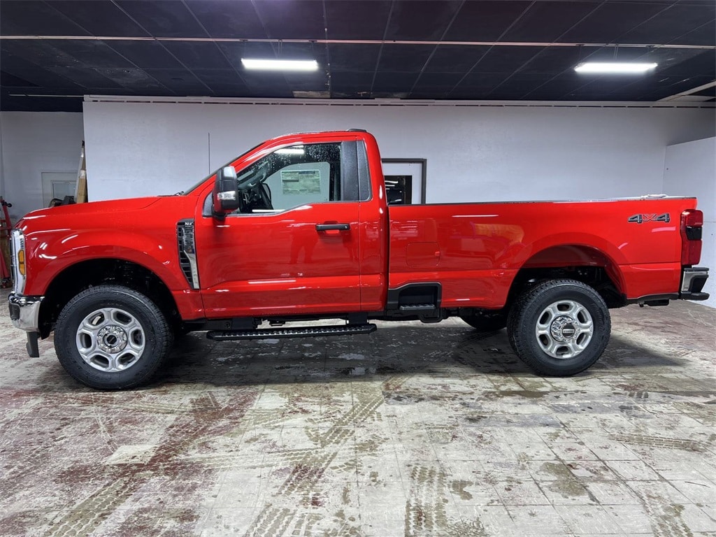 2025 Ford F-350 Super Duty XLT's photo