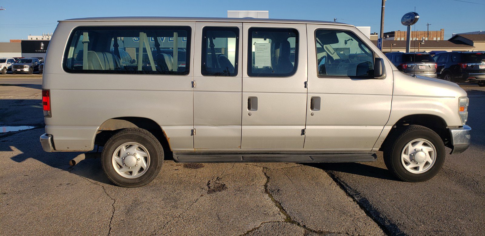 Used 2009 Ford E-Series Econoline Wagon XL with VIN 1FBNE31L79DA58795 for sale in Grinnell, IA