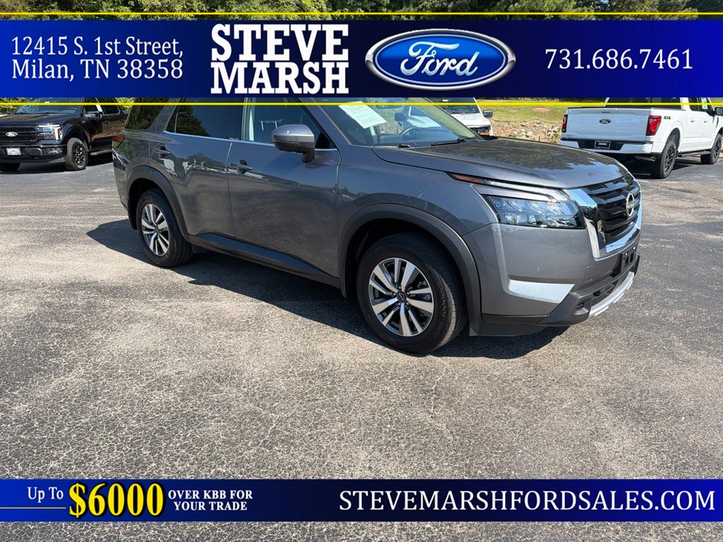 2025 Nissan Pathfinder SL