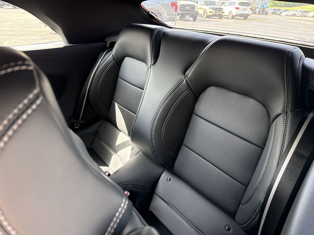 2025 Ford Mustang GT Premium Convertible - Photo 15