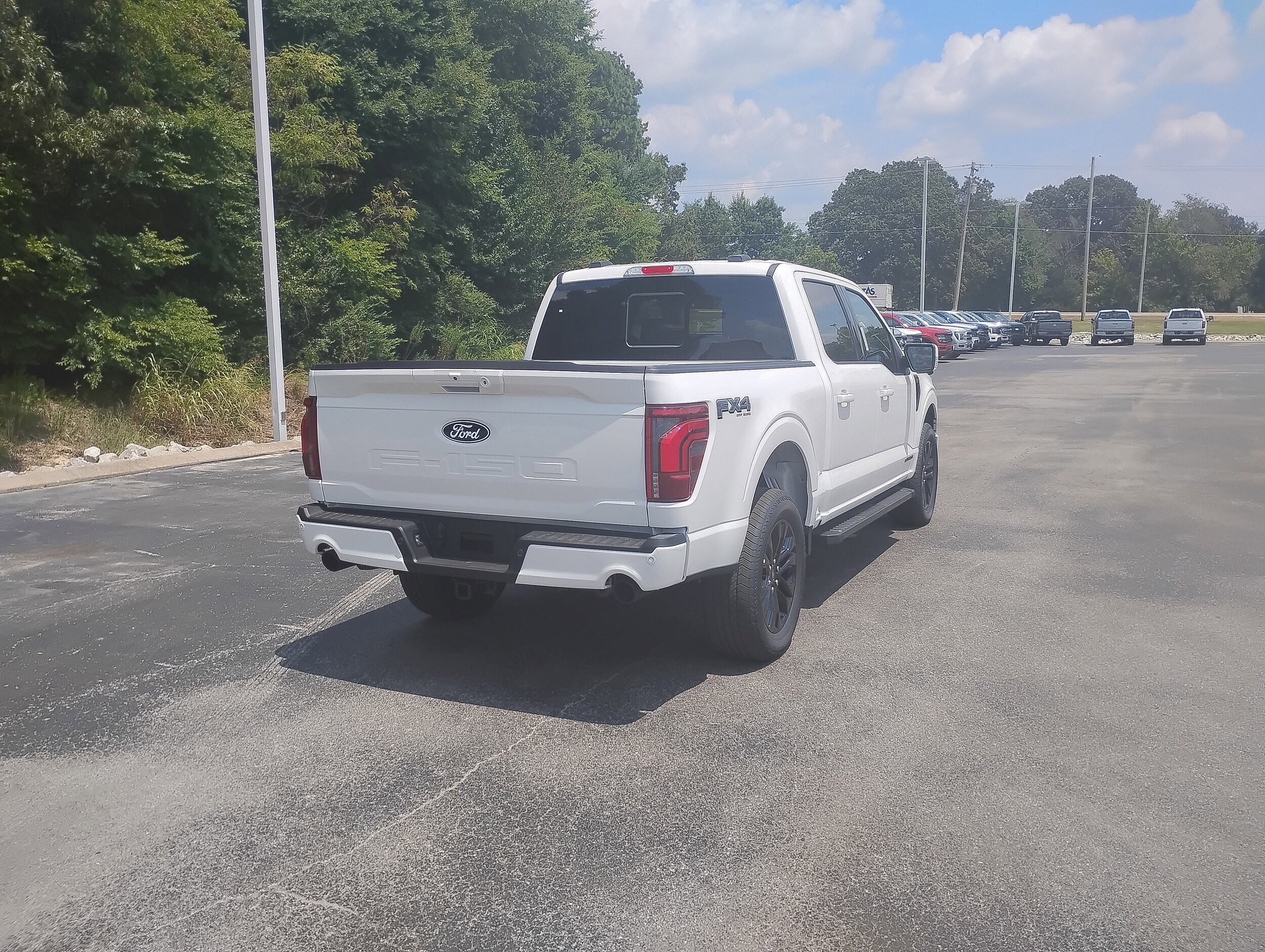 2025 Ford F-150 Lariat photo 2