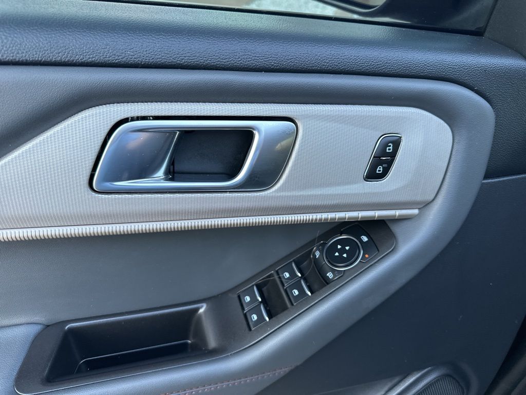 2025 Ford Explorer Active - Photo 19