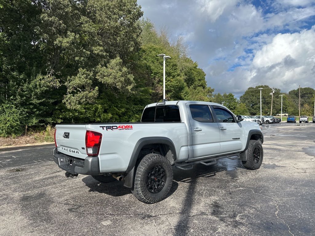 2019 Toyota Tacoma TRD Off-Road photo 3