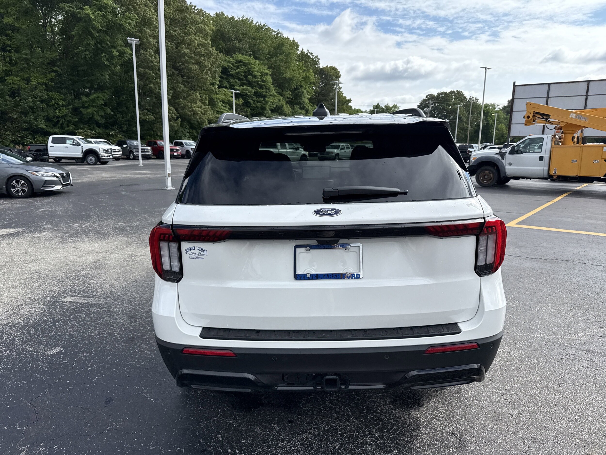 2025 Ford Explorer ST-Line photo 4
