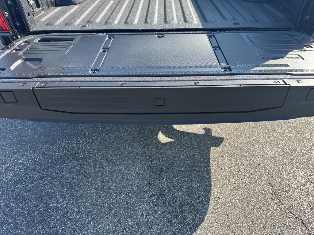 2026 Ford F-150 XLT - Photo 12