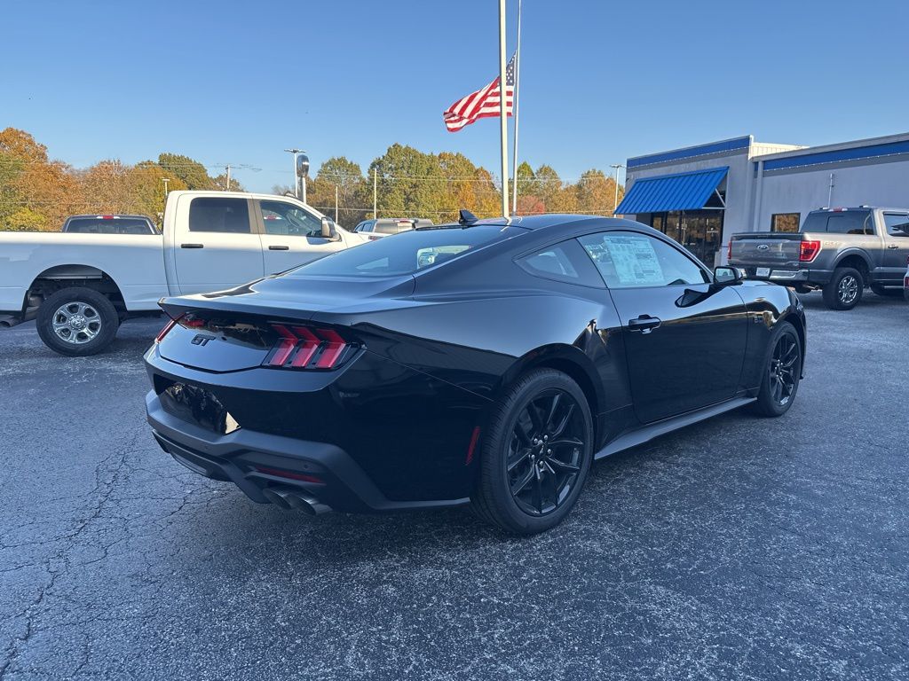 2025 Ford Mustang GT Premium photo 2