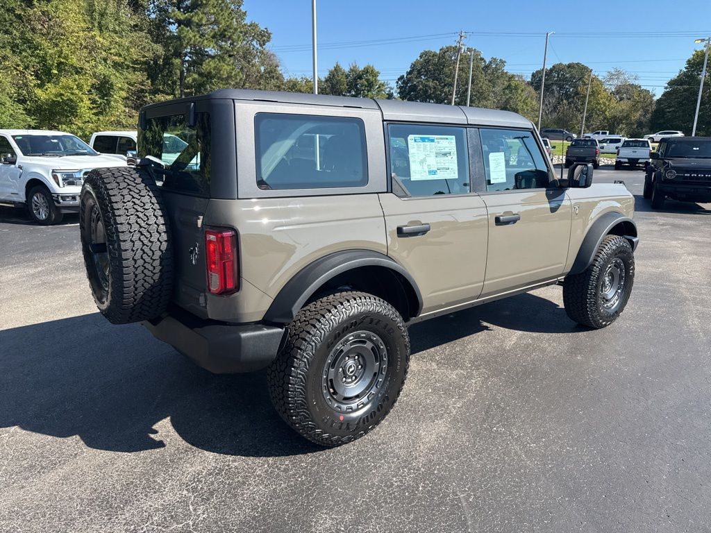 2025 Ford Bronco Base photo 2