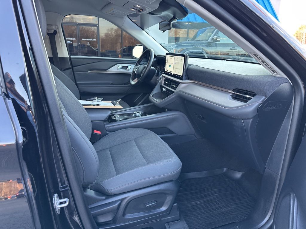 2025 Ford Explorer Active - Photo 18