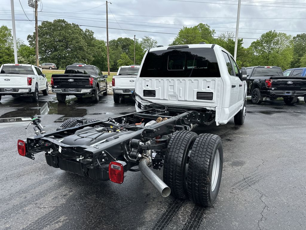 2025 Ford F-350 XL photo 3